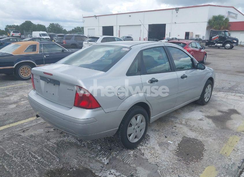 Photo 4 of 2006 Ford Focus ZX4 (VIN 1FAFP34NX6W131980)