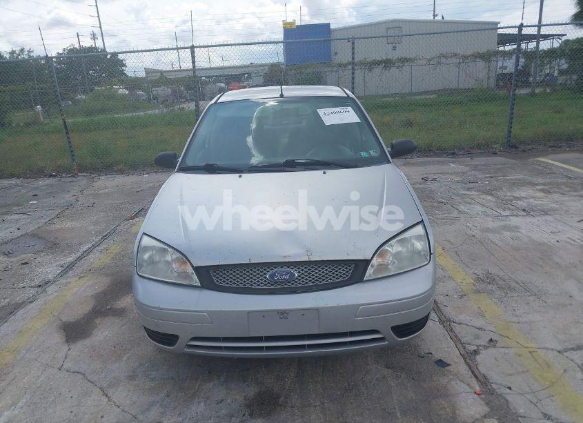 Photo 6 of 2006 Ford Focus ZX4 (VIN 1FAFP34NX6W131980)