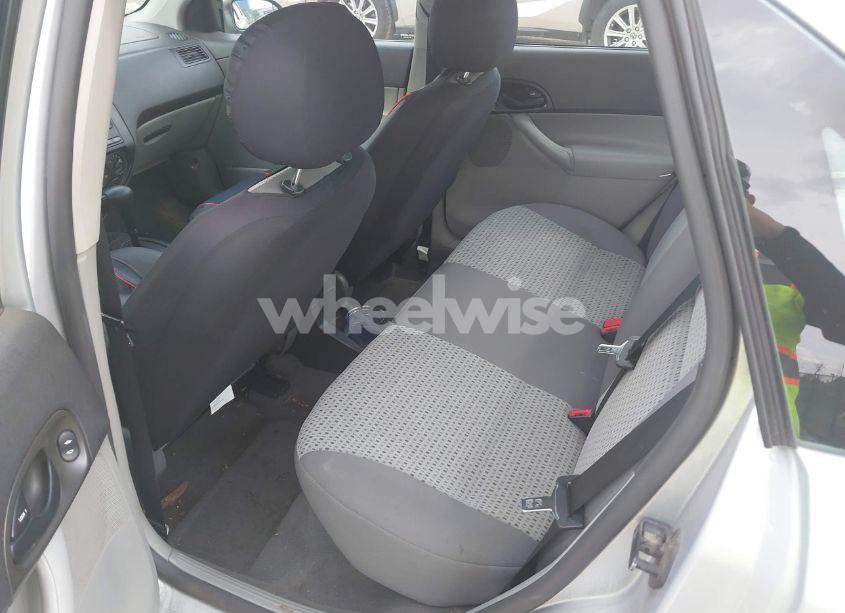 Photo 8 of 2006 Ford Focus ZX4 (VIN 1FAFP34NX6W131980)