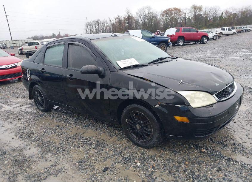 2006 Ford Focus ZX4 (VIN 1FAFP34NX6W136385) main photo