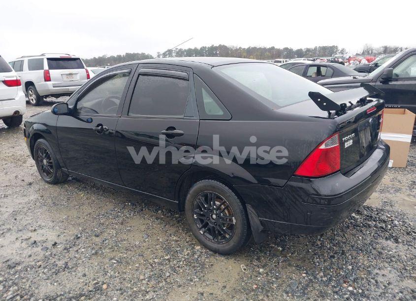 Photo 3 of 2006 Ford Focus ZX4 (VIN 1FAFP34NX6W136385)
