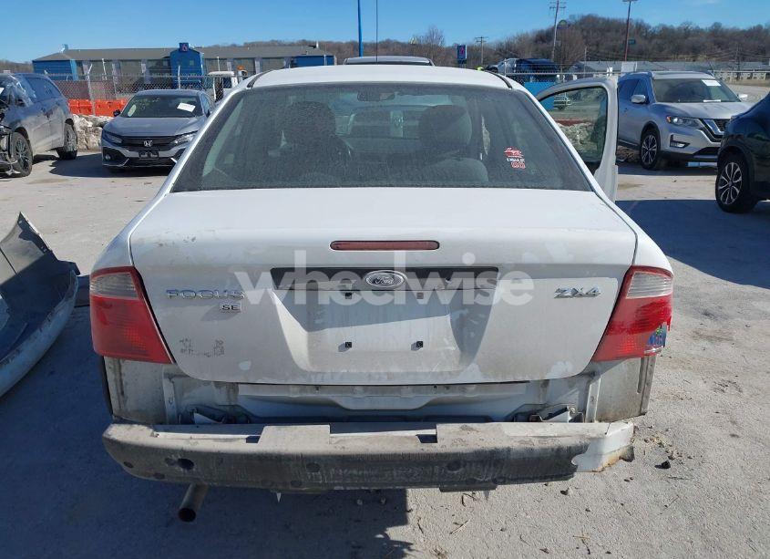 Photo 17 of 2006 Ford Focus ZX4 (VIN 1FAFP34NX6W145961)