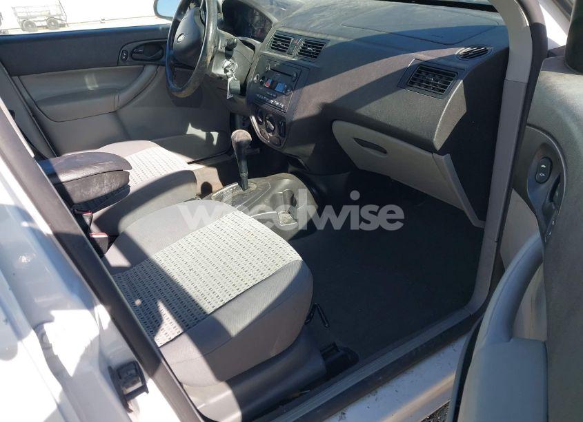 Photo 5 of 2006 Ford Focus ZX4 (VIN 1FAFP34NX6W145961)