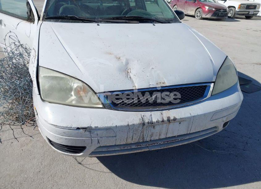 Photo 6 of 2006 Ford Focus ZX4 (VIN 1FAFP34NX6W145961)