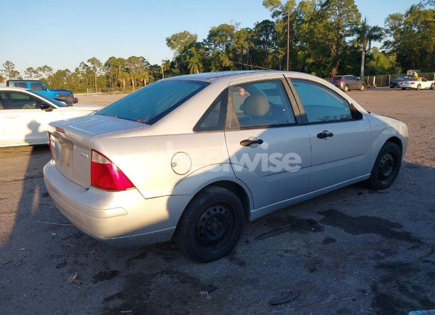 Photo 4 of 2006 Ford Focus ZX4 (VIN 1FAFP34NX6W165546)