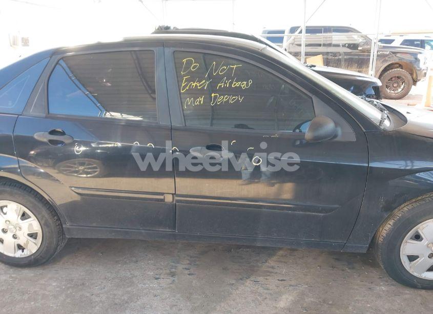 Photo 13 of 2007 Ford Focus S/SE/SES (VIN 1FAFP34NX7W102187)