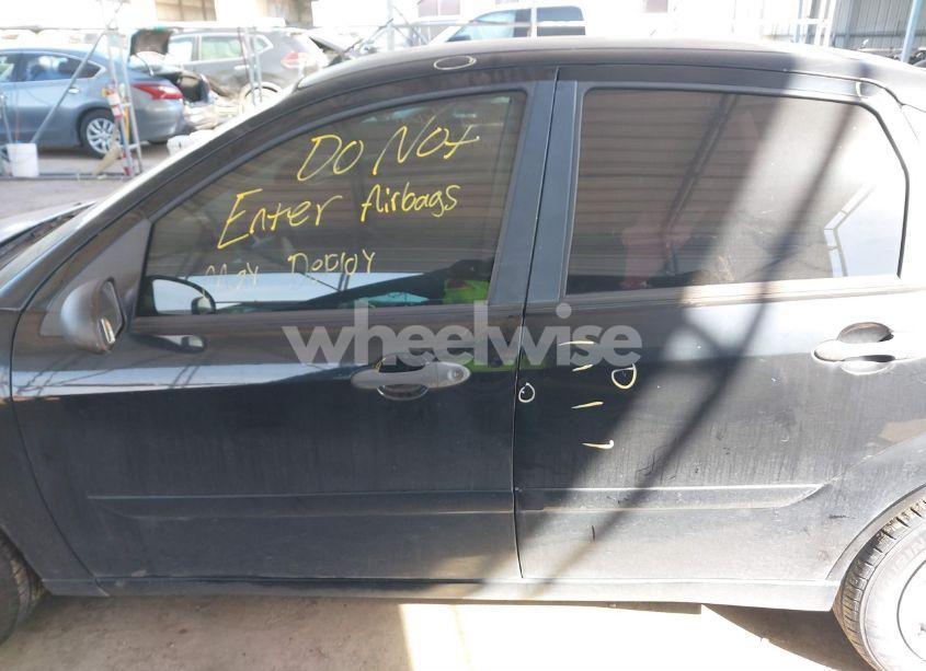 Photo 14 of 2007 Ford Focus S/SE/SES (VIN 1FAFP34NX7W102187)