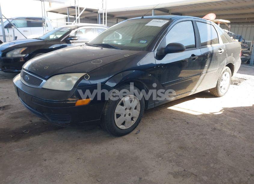 Photo 2 of 2007 Ford Focus S/SE/SES (VIN 1FAFP34NX7W102187)