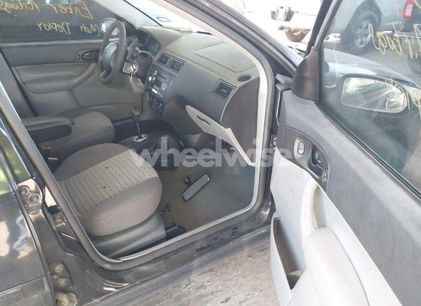 Photo 5 of 2007 Ford Focus S/SE/SES (VIN 1FAFP34NX7W102187)