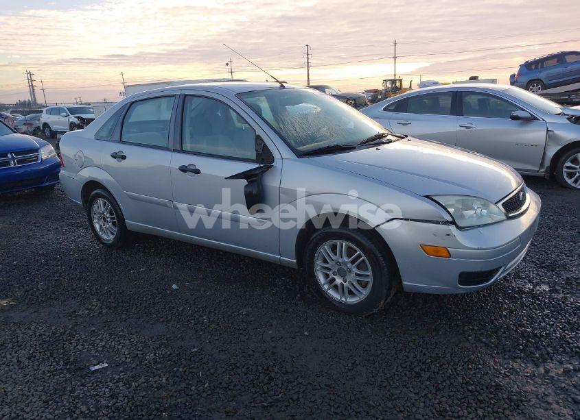 2007 Ford Focus S/SE/SES (VIN 1FAFP34NX7W237606) main photo