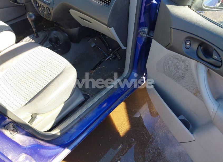 Photo 5 of 2006 Ford Focus ZX4 (VIN 1FAFP34NY6W214017)