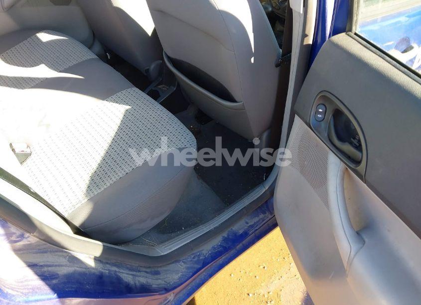 Photo 8 of 2006 Ford Focus ZX4 (VIN 1FAFP34NY6W214017)