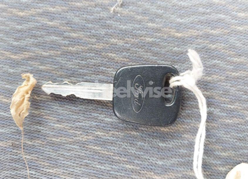 Photo 11 of 2001 Ford Focus SE (VIN 1FAFP34P01W321572)