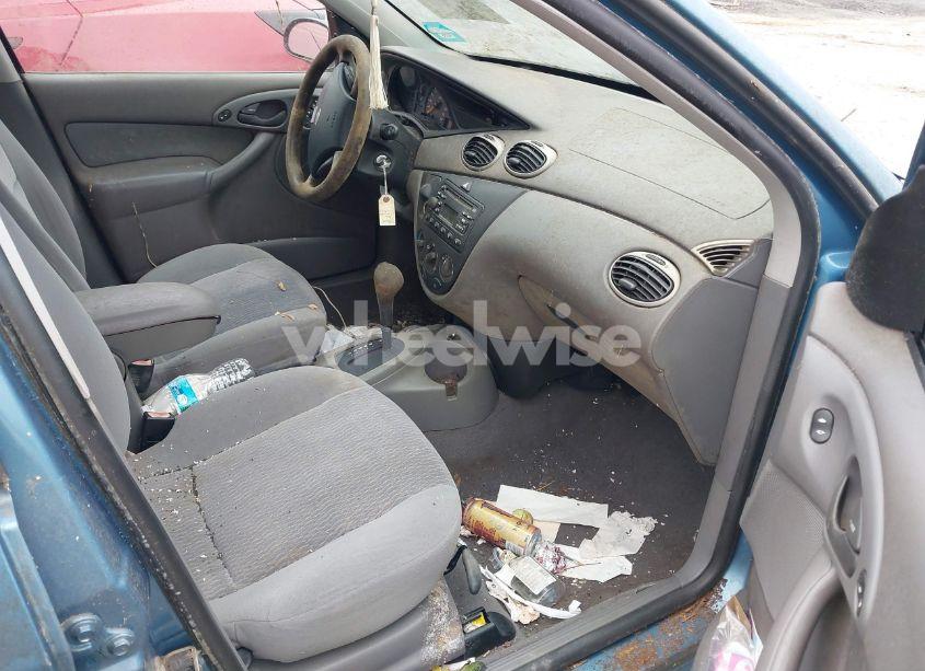 Photo 5 of 2001 Ford Focus SE (VIN 1FAFP34P01W321572)