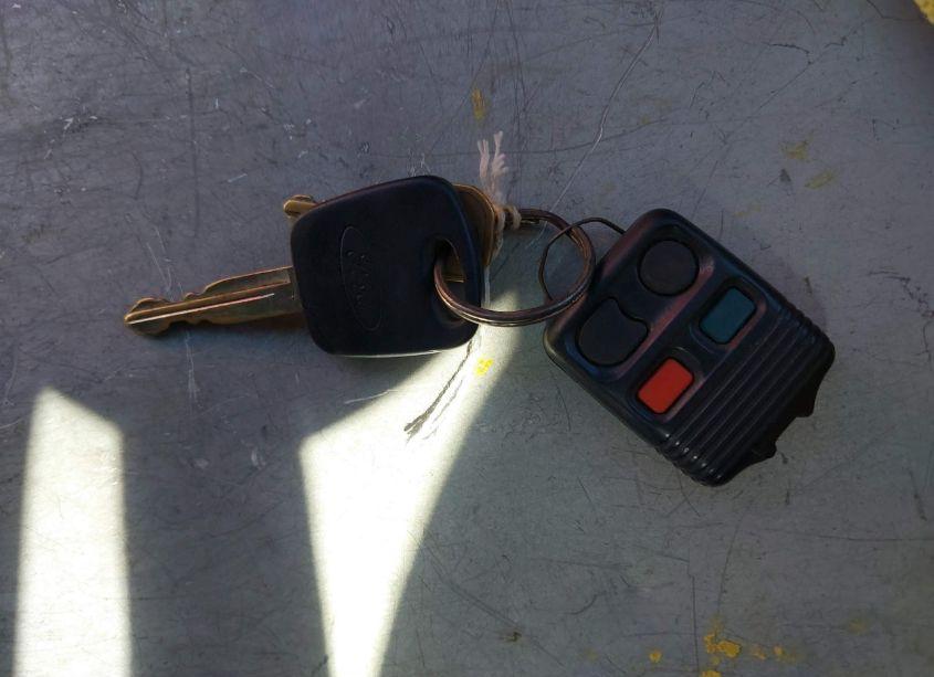 Photo 11 of 2003 Ford Focus SE (VIN 1FAFP34P13W196097)