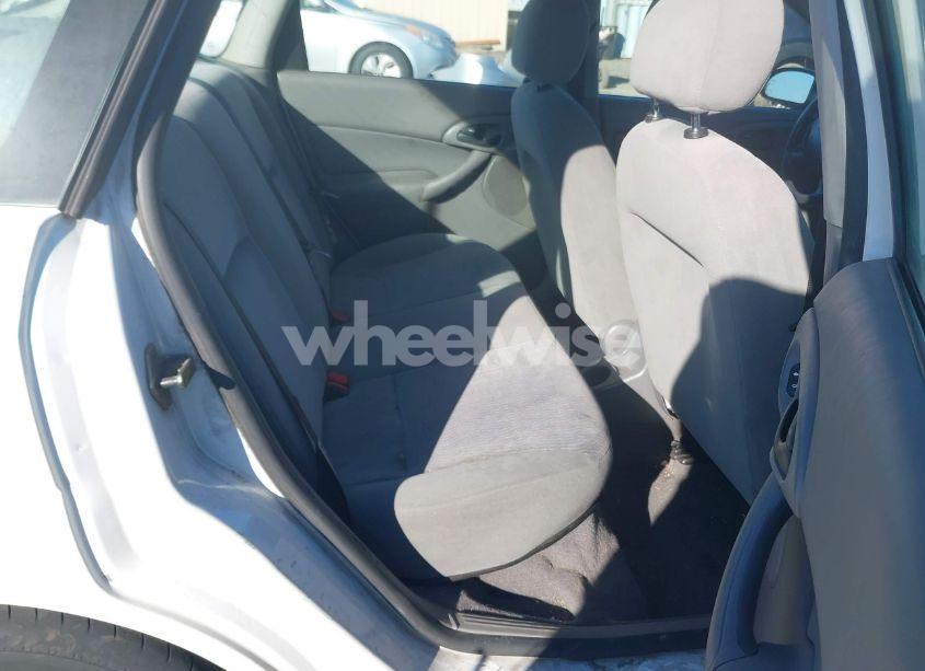 Photo 8 of 2001 Ford Focus SE (VIN 1FAFP34P21W279390)