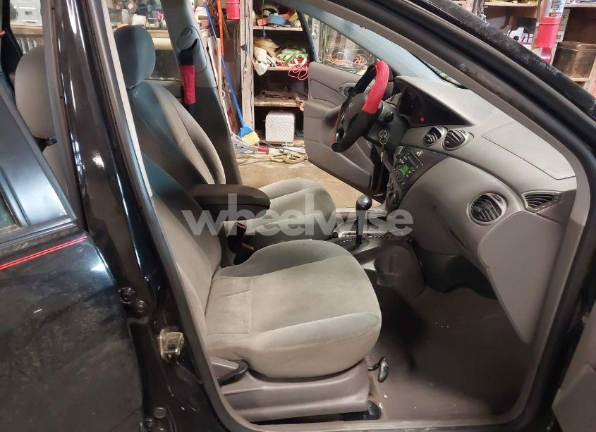 Photo 5 of 2002 Ford Focus SE (VIN 1FAFP34P22W113128)