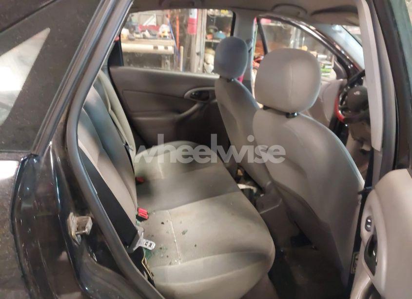 Photo 8 of 2002 Ford Focus SE (VIN 1FAFP34P22W113128)