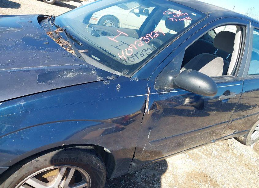 Photo 6 of 2001 Ford Focus SE (VIN 1FAFP34P41W347186)