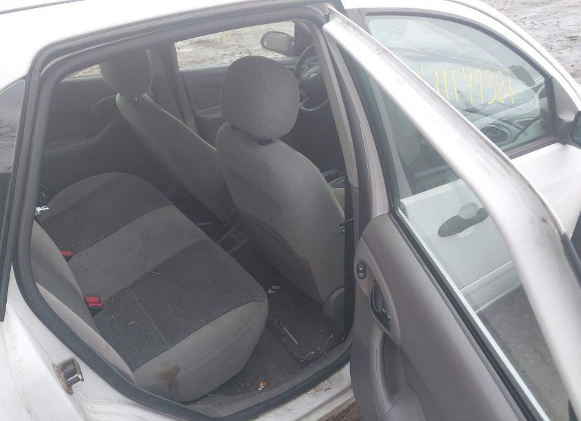 Photo 8 of 2003 Ford Focus SE (VIN 1FAFP34P53W335440)