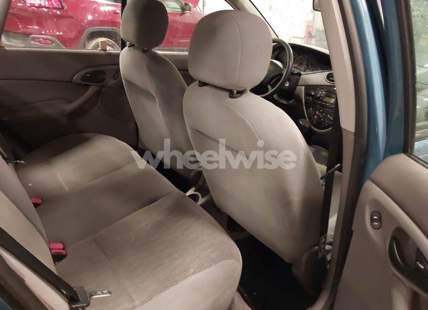 Photo 8 of 2001 Ford Focus SE (VIN 1FAFP34P71W229472)