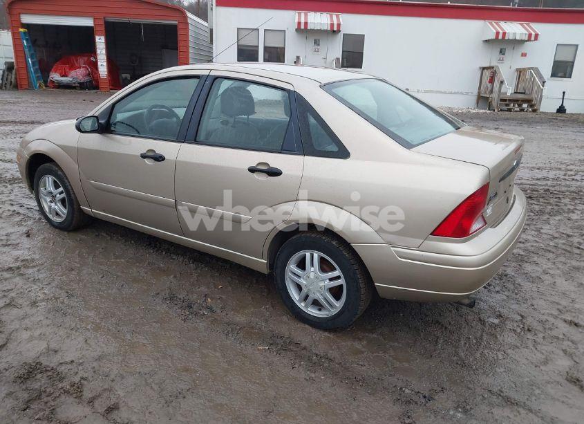 Photo 3 of 2002 Ford Focus SE (VIN 1FAFP34P82W147641)