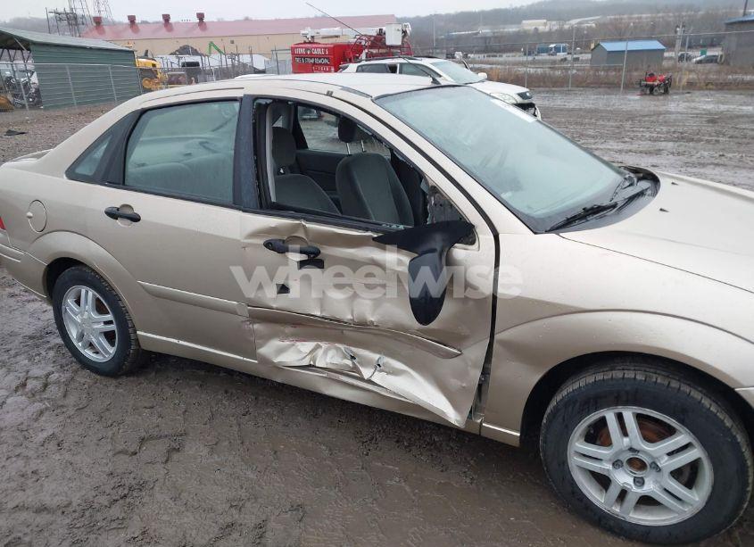 Photo 6 of 2002 Ford Focus SE (VIN 1FAFP34P82W147641)