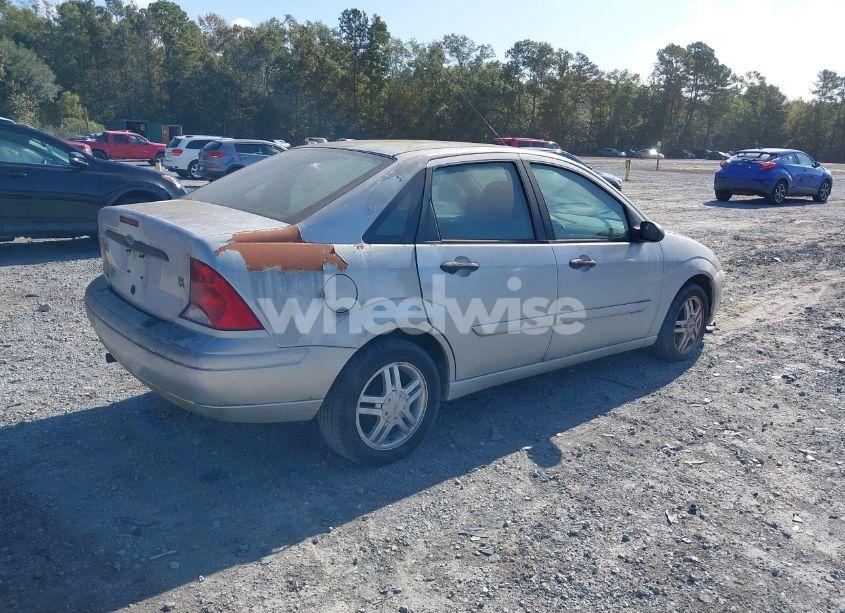 Photo 4 of 2003 Ford Focus SE (VIN 1FAFP34Z23W257426)