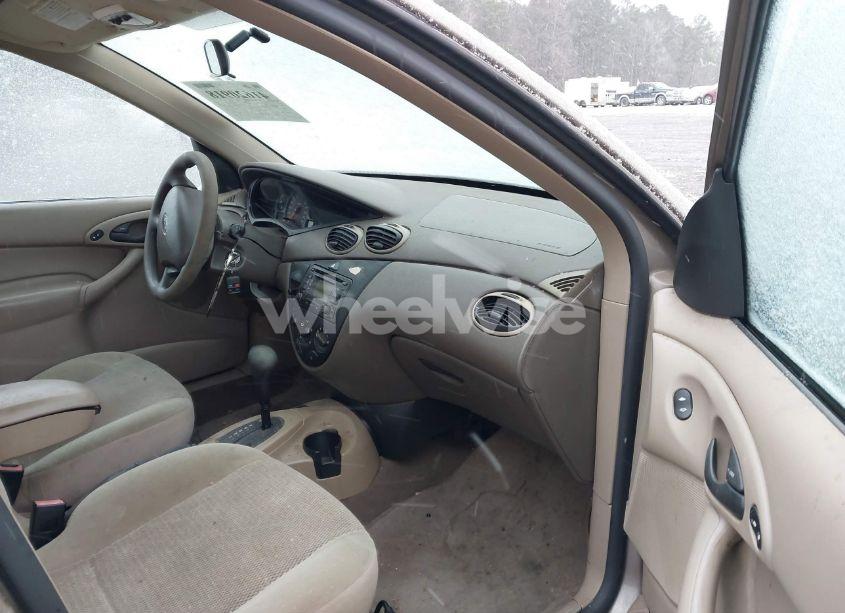 Photo 5 of 2003 Ford Focus SE (VIN 1FAFP34Z23W272783)