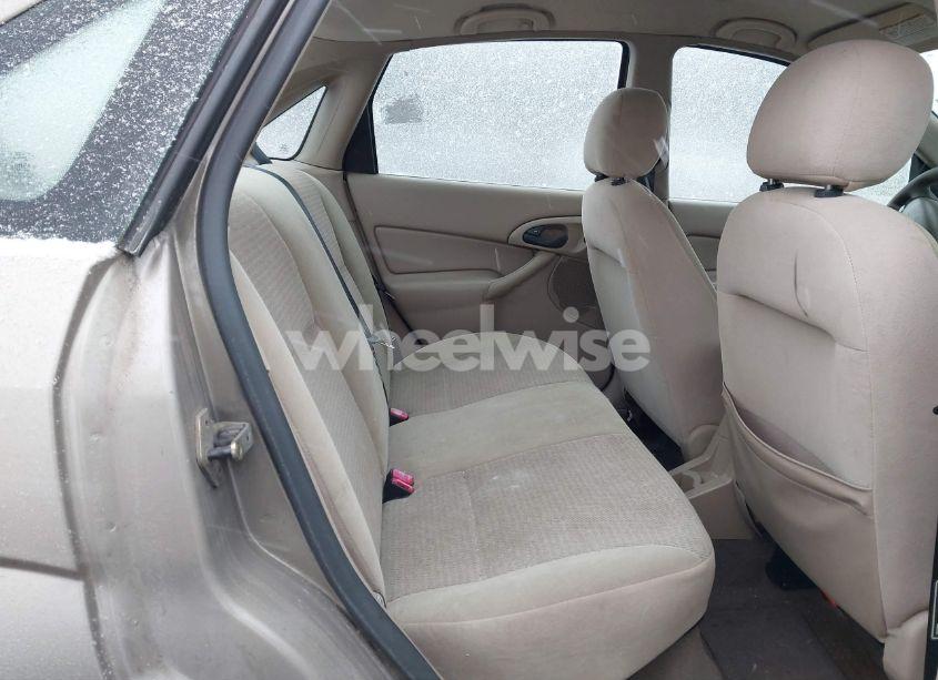 Photo 8 of 2003 Ford Focus SE (VIN 1FAFP34Z23W272783)