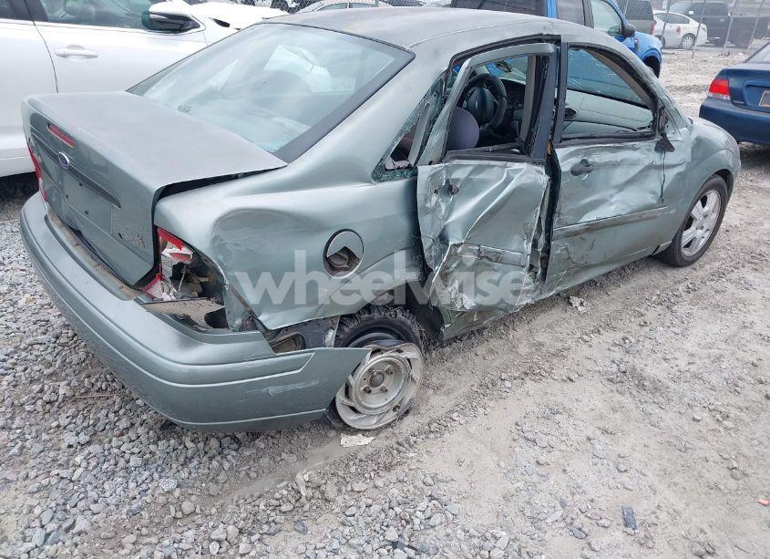 Photo 4 of 2004 Ford Focus SE (VIN 1FAFP34Z24W163287)