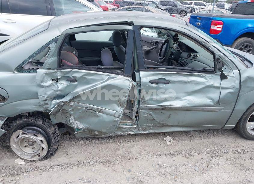 Photo 6 of 2004 Ford Focus SE (VIN 1FAFP34Z24W163287)