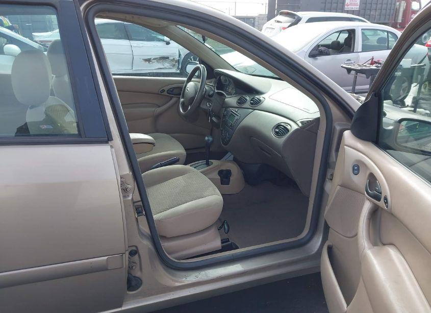 Photo 5 of 2003 Ford Focus SE COMFORT/SE SPORT (VIN 1FAFP34Z53W207572)