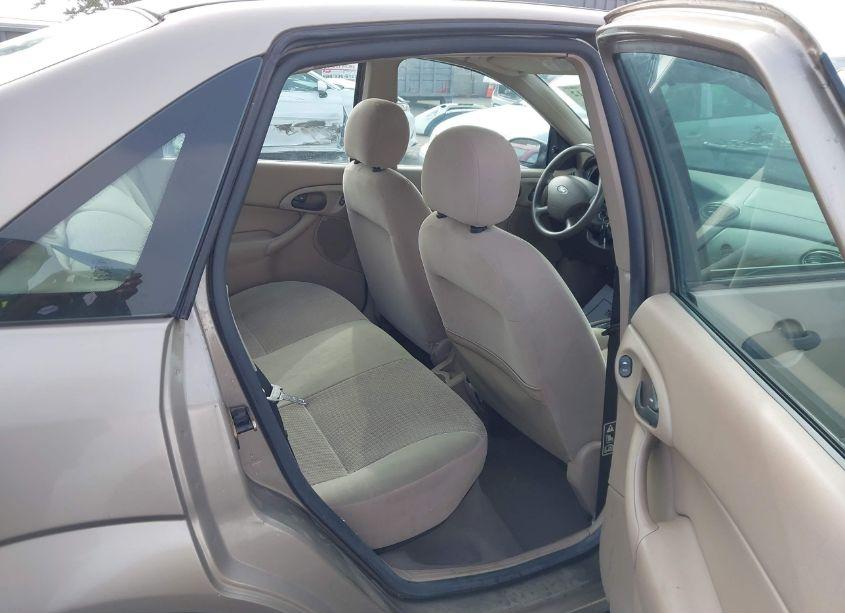 Photo 8 of 2003 Ford Focus SE COMFORT/SE SPORT (VIN 1FAFP34Z53W207572)