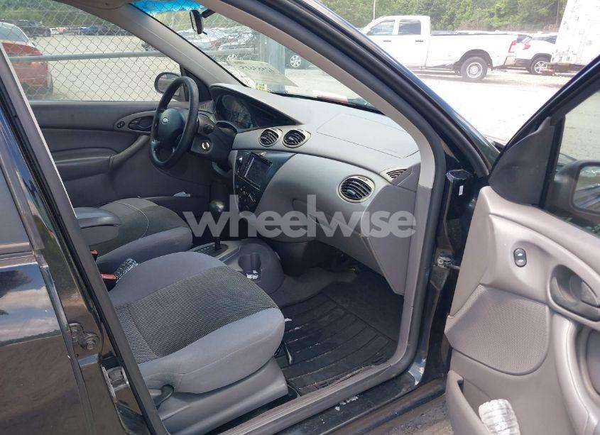 Photo 5 of 2004 Ford Focus SE (VIN 1FAFP34Z54W175689)