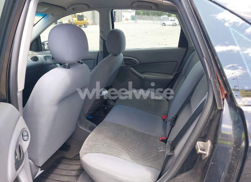 Photo 8 of 2004 Ford Focus SE (VIN 1FAFP34Z54W175689)