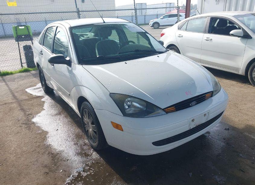 2004 Ford Focus SE (VIN 1FAFP34ZX4W129629) main photo