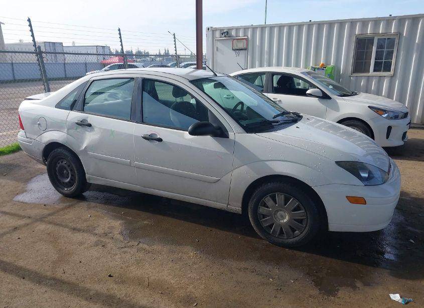 Photo 13 of 2004 Ford Focus SE (VIN 1FAFP34ZX4W129629)