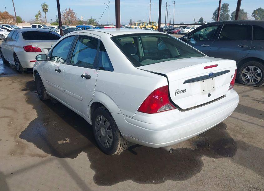 Photo 3 of 2004 Ford Focus SE (VIN 1FAFP34ZX4W129629)