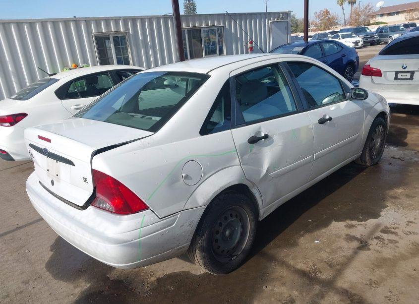 Photo 4 of 2004 Ford Focus SE (VIN 1FAFP34ZX4W129629)