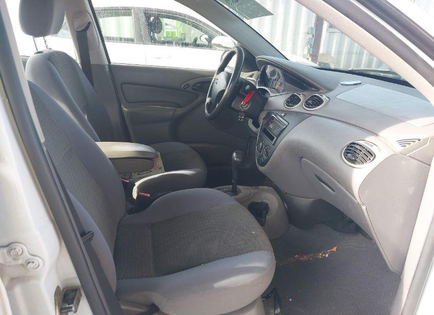 Photo 5 of 2004 Ford Focus SE (VIN 1FAFP34ZX4W129629)