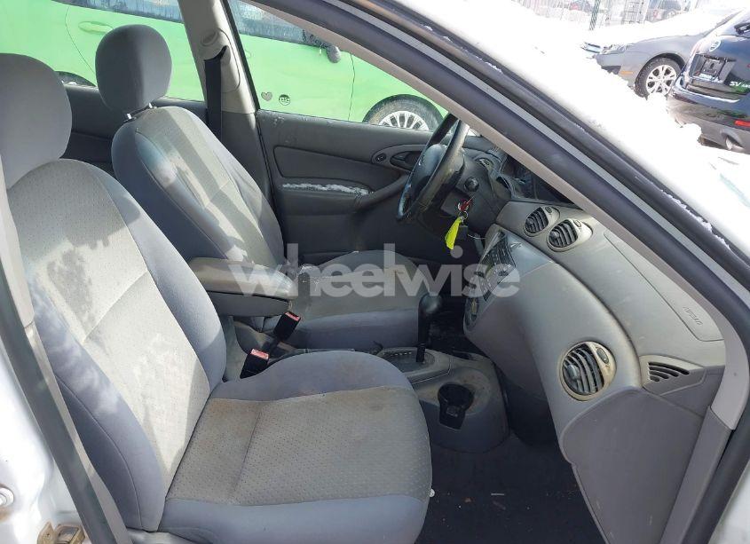 Photo 5 of 2004 Ford Focus ZTW (VIN 1FAFP35Z34W176001)