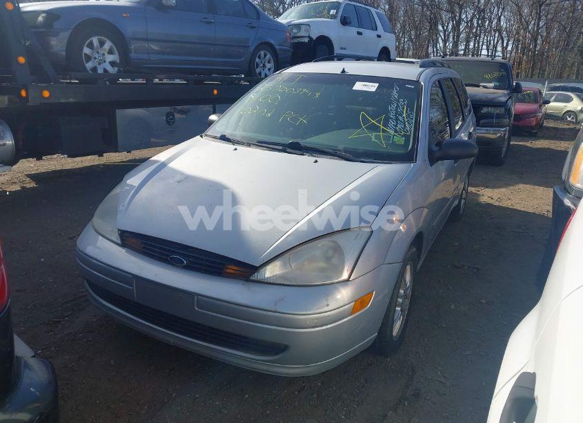 Photo 2 of 2002 Ford Focus SE/ZTW (VIN 1FAFP36312W176375)