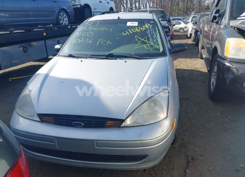 Photo 6 of 2002 Ford Focus SE/ZTW (VIN 1FAFP36312W176375)