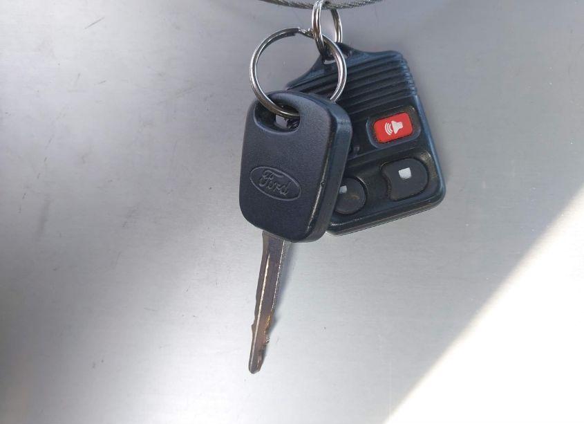 Photo 11 of 2002 Ford Focus SE/ZTW (VIN 1FAFP36312W282745)