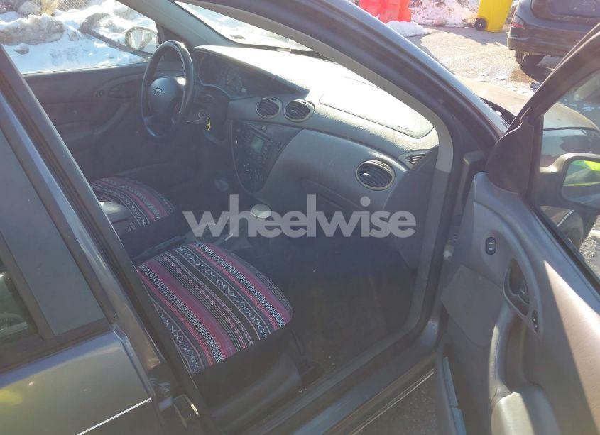 Photo 5 of 2003 Ford Focus SE/ZTW (VIN 1FAFP36343W132999)