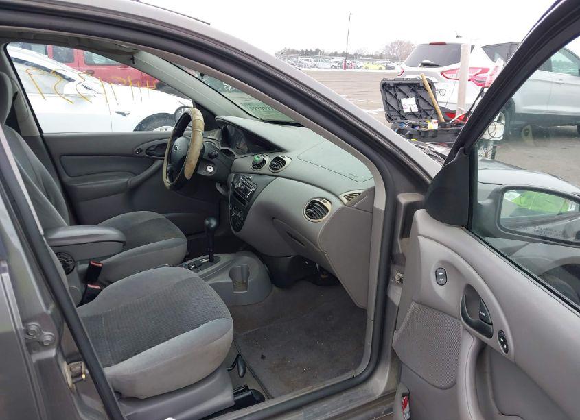 Photo 5 of 2003 Ford Focus SE/ZTW (VIN 1FAFP36343W150354)