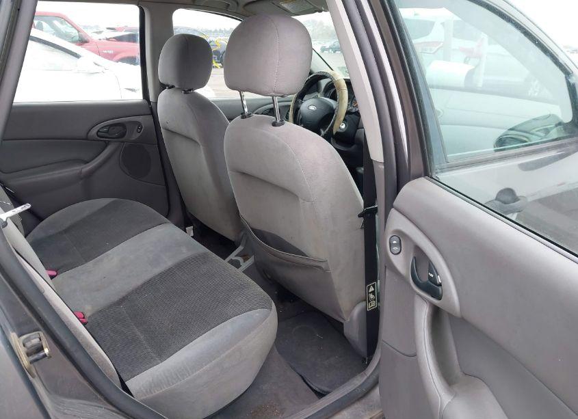 Photo 8 of 2003 Ford Focus SE/ZTW (VIN 1FAFP36343W150354)