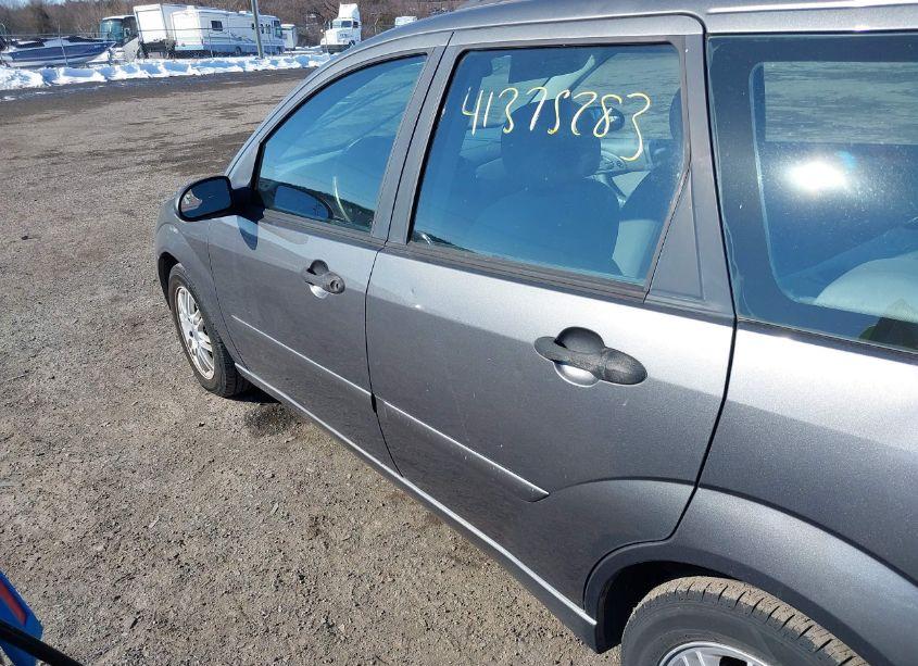 Photo 6 of 2003 Ford Focus SE/ZTW (VIN 1FAFP36343W292333)