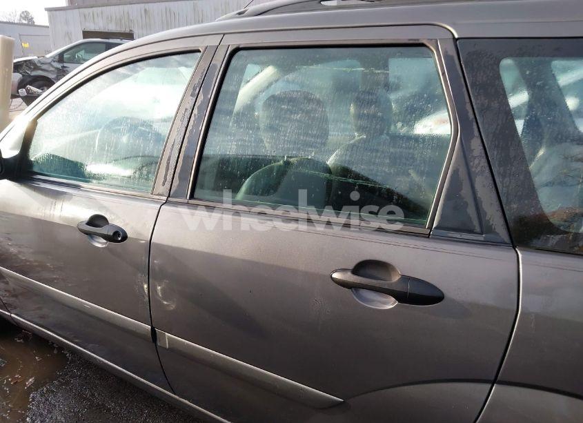 Photo 14 of 2002 Ford Focus SE/ZTW (VIN 1FAFP36352W358032)